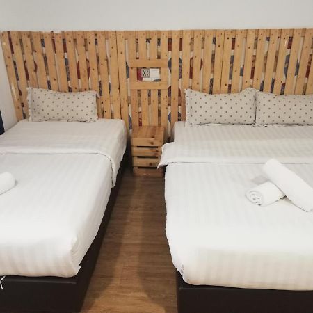 Hotel Zamburger Kota Warisan Sepang Esterno foto