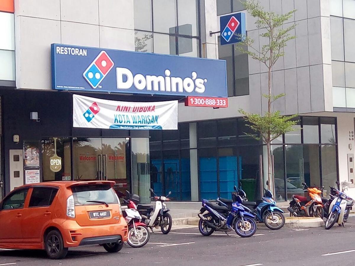 Hotel Zamburger Kota Warisan Sepang Esterno foto