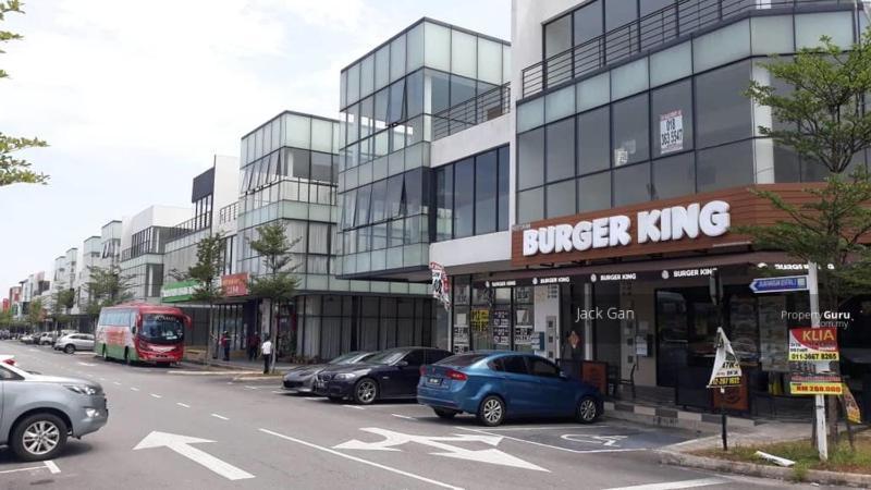 Hotel Zamburger Kota Warisan Sepang Esterno foto
