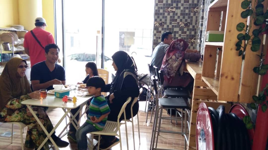 Hotel Zamburger Kota Warisan Sepang Esterno foto